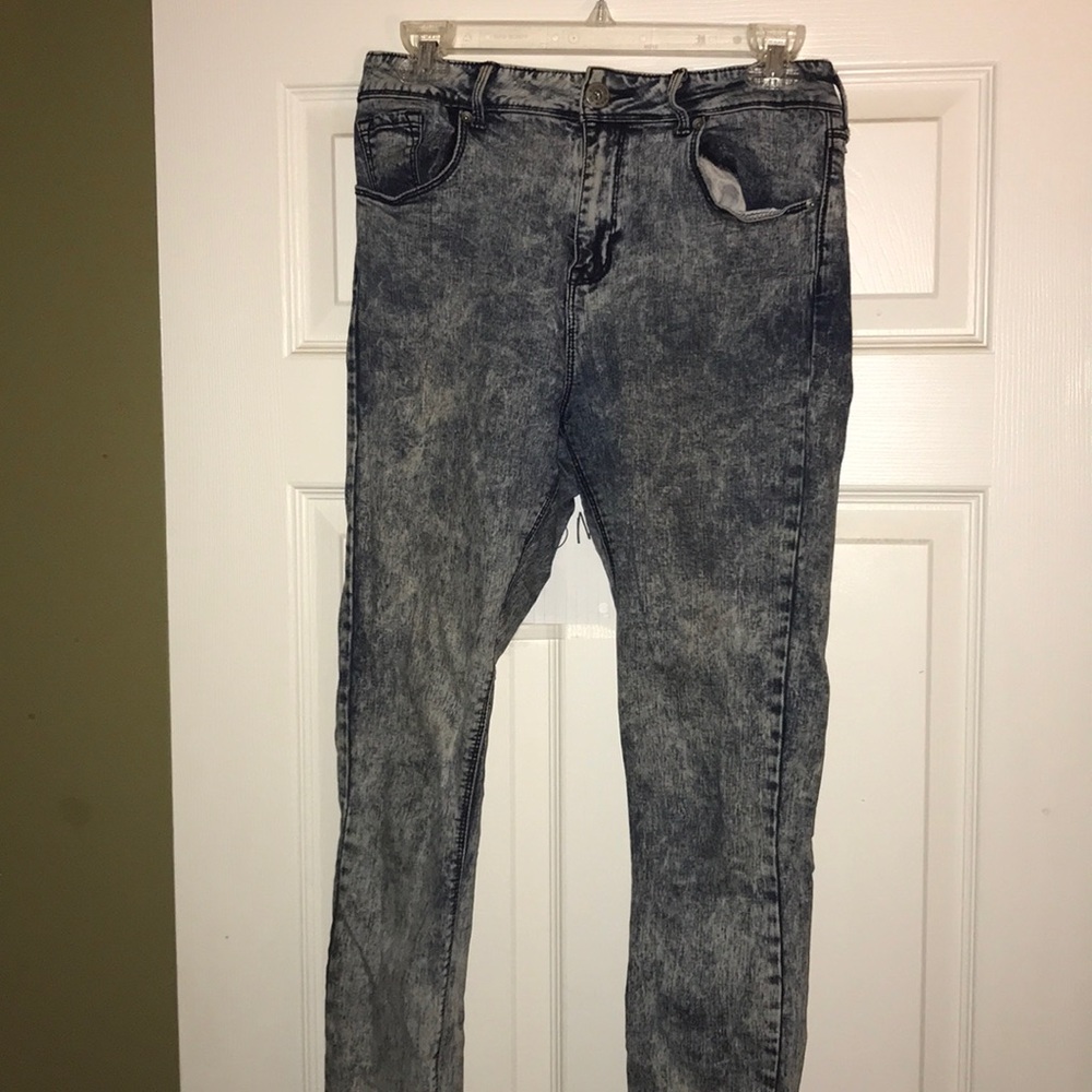 Acid wash jeans